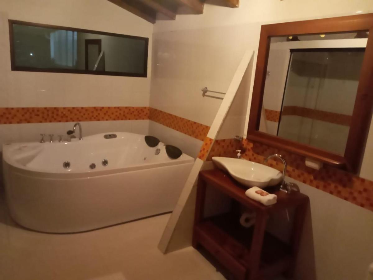 Casa Pastora Coworking Bed & Breakfast Guatapé Eksteriør bilde